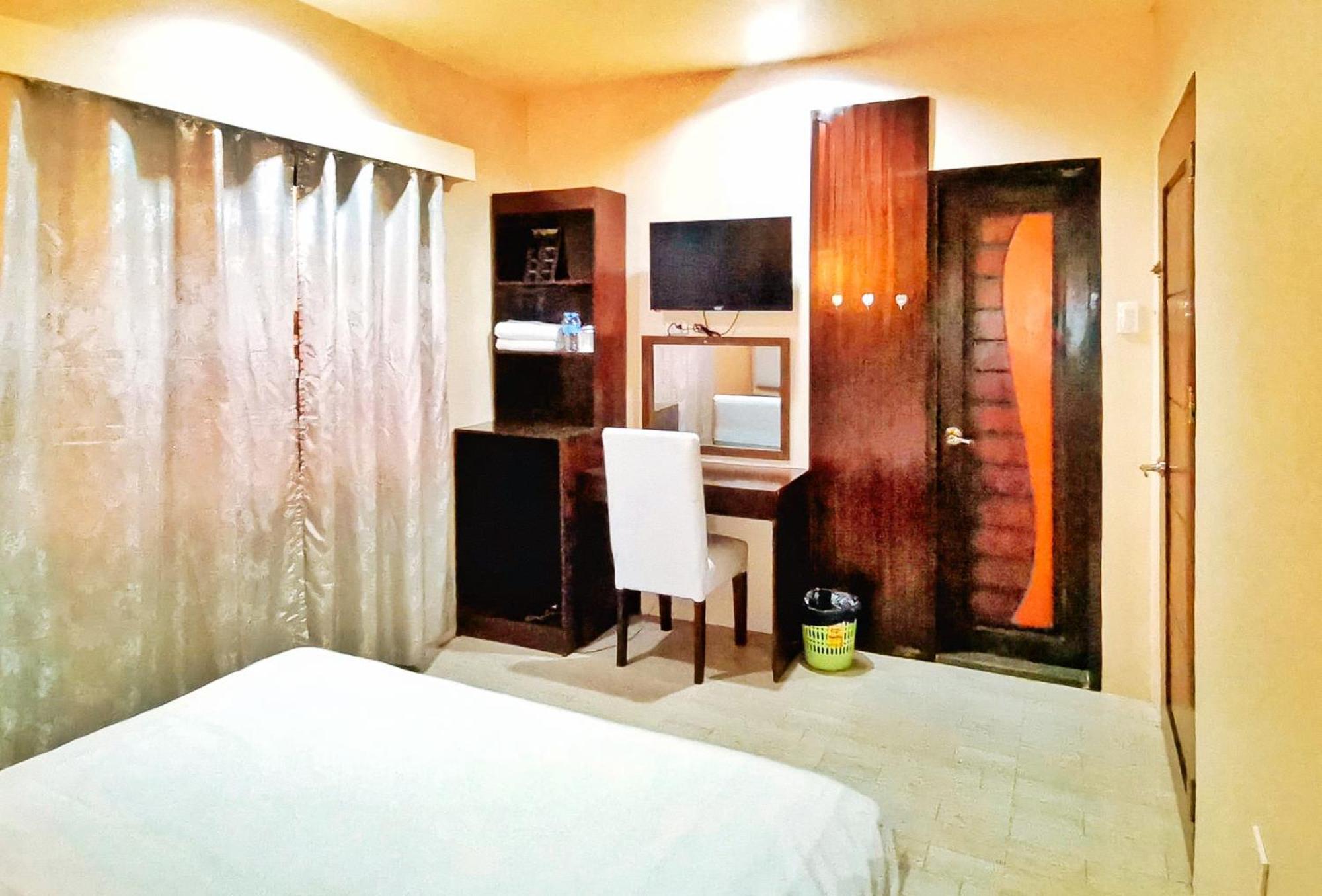 Reddoorz @ Jackie'S Hotel & Restaurant Ipil  Екстериор снимка